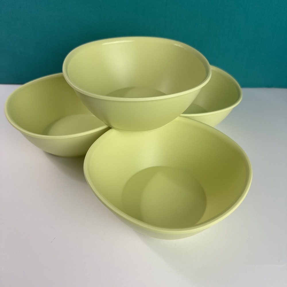 Tupperware Legacy Pinch Cereal Salad Bowls 700ml - 3 Cup Set of 4 Sage Green